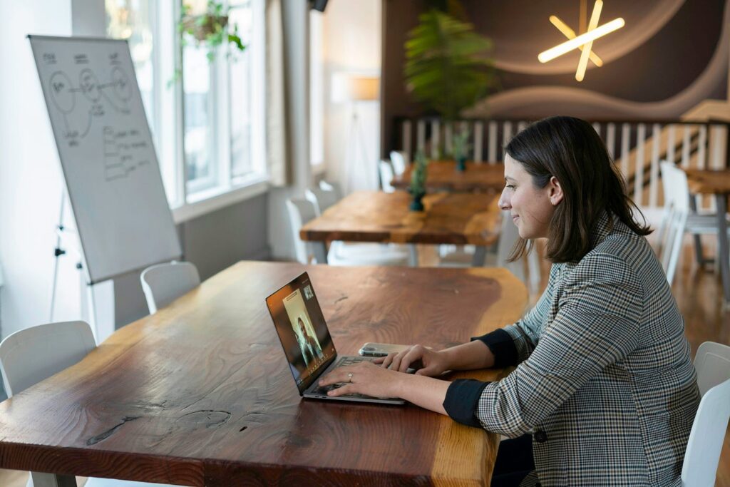 Mastering High Ticket Sales from Anywhere The Power of a Remote High Ticket Closing Course
