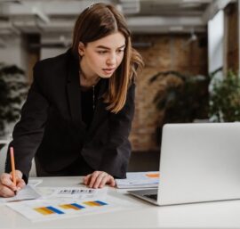 Junior Business Analyst in the UK: A Path to Success in Data-Driven Decision Making