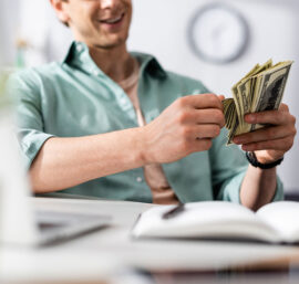 How to Earn Money by Showcasing Your Coaching Training Expertise Effectively