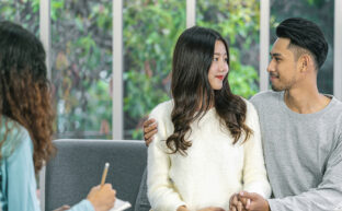 The Role of a Relationship Coach in Overcoming Breakup Pain