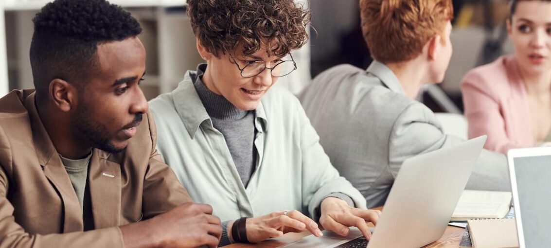 Flexible Job Training Programs: Building Careers Around Your Schedule