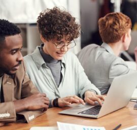 Flexible Job Training Programs: Building Careers Around Your Schedule