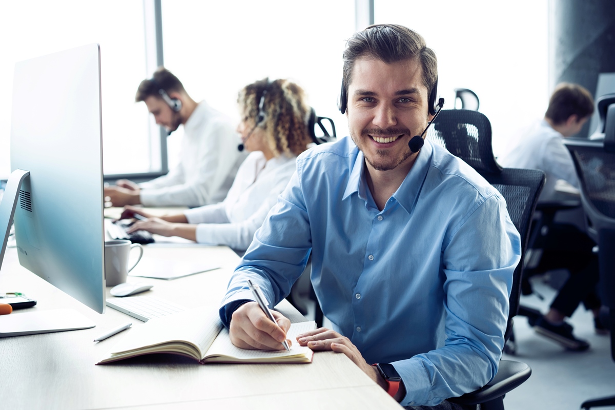 Outsource Sales Closing: How to Scale Faster Without Hiring an In-House Team