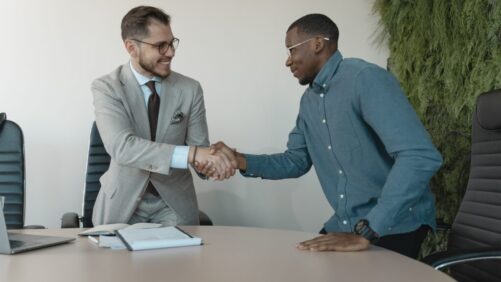 High Ticket Closer Salary Earnings, Commission Structures, and Career Growth Explained