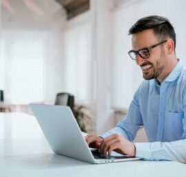 Mastering the Art of Selling Online: Why an Online Sales Course Can Transform Your Business and Career