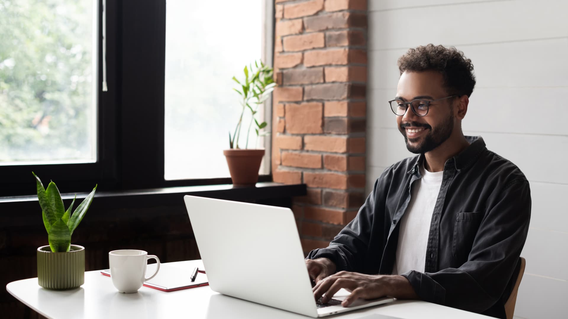 Remote Sales Jobs Start Now: How to Break In, Get Hired Fast, and Earn from Anywhere